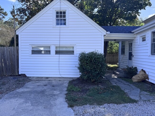 property at 1105 W Rock Spring Rd