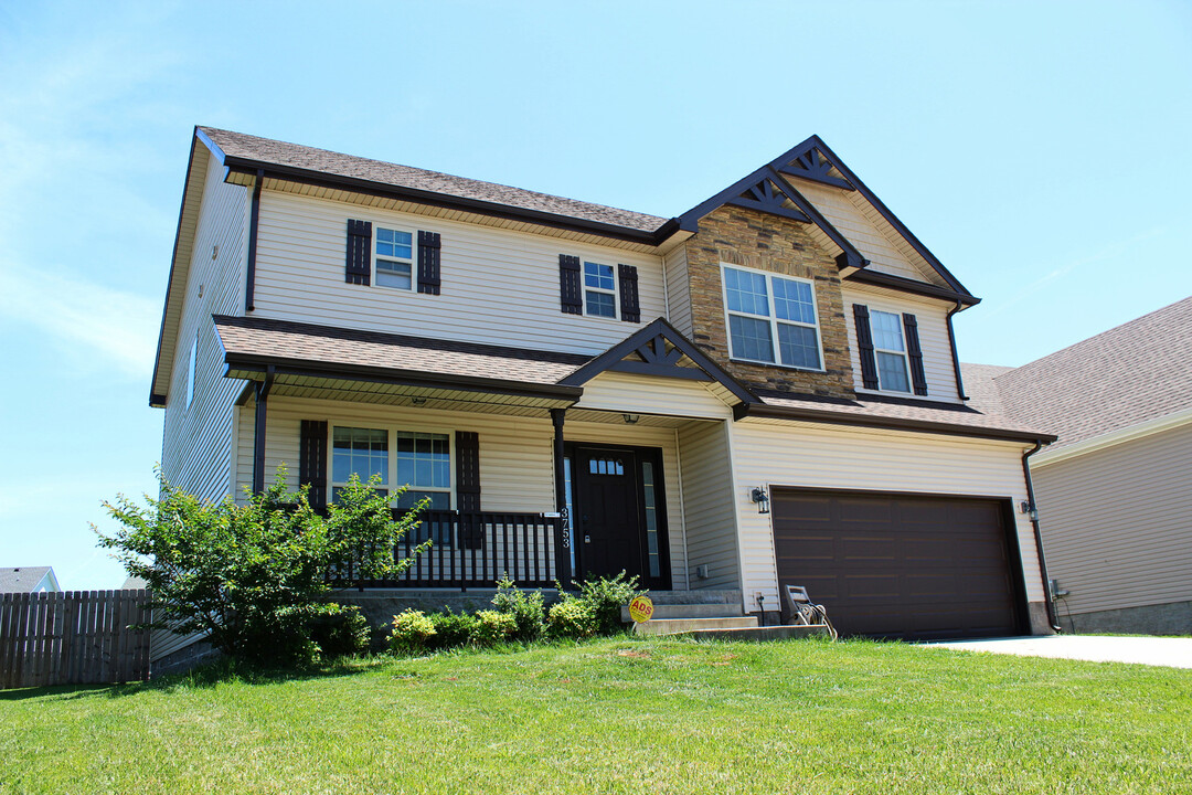 3753 Tradewinds Terrace-Unit -929 in Clarksville, TN - Building Photo