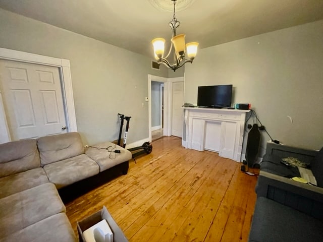 814 Parker St, Unit 3 in Boston, MA - Foto de edificio - Building Photo