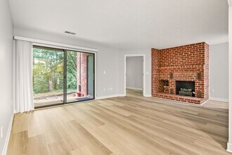 2104 Turtle Run Dr in Richmond, VA - Building Photo - Building Photo