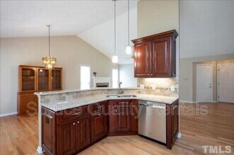 4605 Knightsbridge Way in Raleigh, NC - Foto de edificio - Building Photo