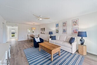 307 Goodlette-Frank Rd in Naples, FL - Building Photo - Building Photo