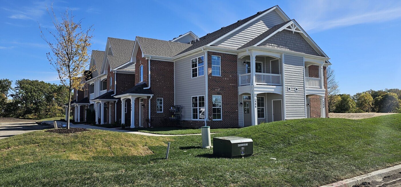 410 Timber Pointe Dr in Joliet, IL - Building Photo