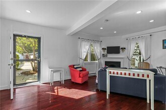 2 Lasalle Pl in Newport, RI - Building Photo - Building Photo