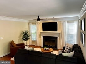 46812 Backwater Dr in Sterling, VA - Building Photo