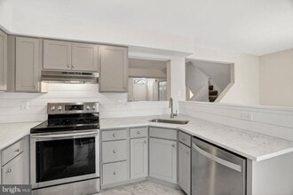 8772 Manahan Dr in Ellicott City, MD - Building Photo - Building Photo