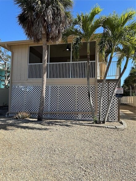 5053 N Beach Rd, Unit 8 in Englewood, FL - Building Photo - Building Photo