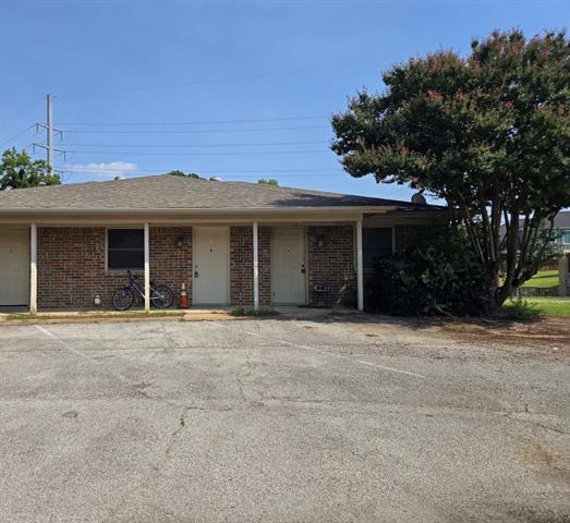 990 Shady Brook Dr in Grapevine, TX - Building Photo