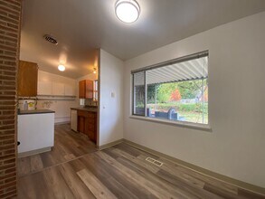 19255 Occidental Ave S in Des Moines, WA - Building Photo - Building Photo