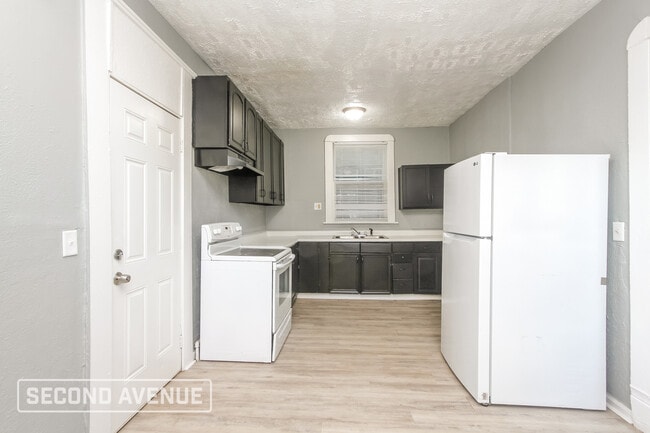 property at 3616 N Illinois St