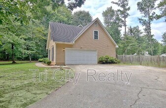 101 Kimmer Rd in Peachtree City, GA - Building Photo - Building Photo