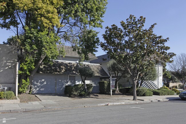43 Plaza Cir in Salinas, CA - Building Photo - Building Photo