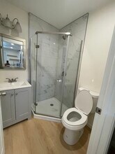 1354 W 36th Pl, Unit 1356 in Los Angeles, CA - Foto de edificio - Building Photo