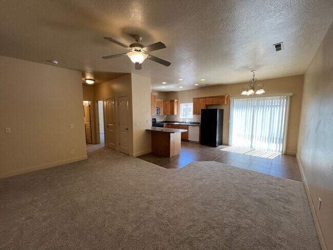 543 N 2480 W in Hurricane, UT - Building Photo - Building Photo