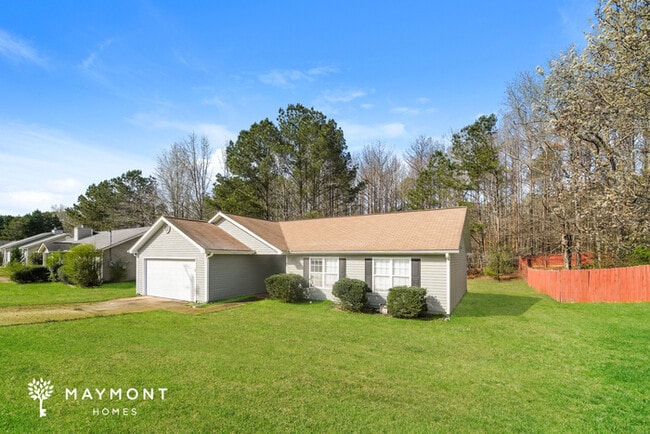 45 Canterbury Dr in Grantville, GA - Foto de edificio - Building Photo