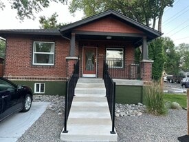 609 W 11th St, Unit UnitA in Reno, NV - Building Photo