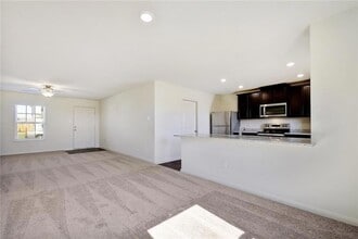 525 Riverdale Dr, Unit 330-385-116 in Jarrell, TX - Building Photo - Building Photo