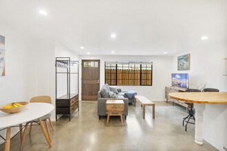 4057 Brant St, Unit Brant Villas in San Diego, CA - Building Photo - Building Photo