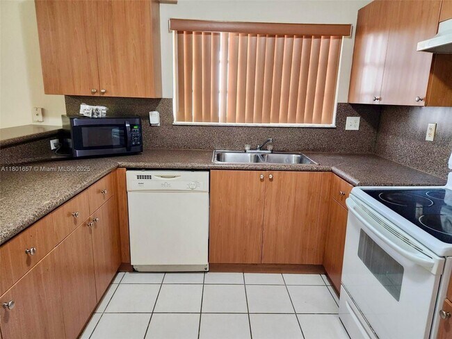 14116 SW 260th St in Homestead, FL - Building Photo - Building Photo