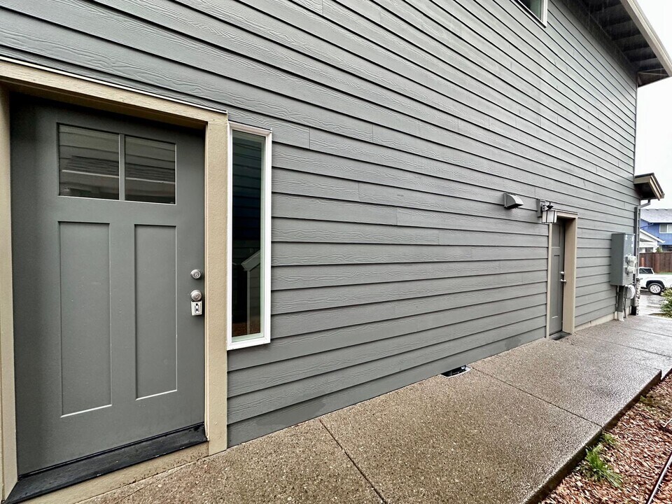 165 Northeast Overlook CourtNortheast Overlook Cou in Estacada, OR - Building Photo