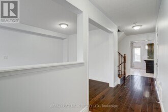 125 Faris St in Bradford West Gwillimbury, ON - Building Photo - Building Photo
