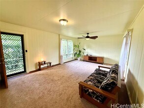 67-215-215 Kaliuna St in Waialua, HI - Building Photo - Building Photo