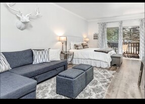 2325 Sidewinder Dr, Unit #810 in Park City, UT - Building Photo