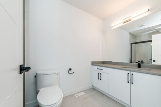 12904-12103 103 St NW in Edmonton, AB - Building Photo - Building Photo