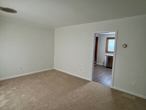 1218 Oakland Terrace Rd in Arbutus, MD - Building Photo - Building Photo