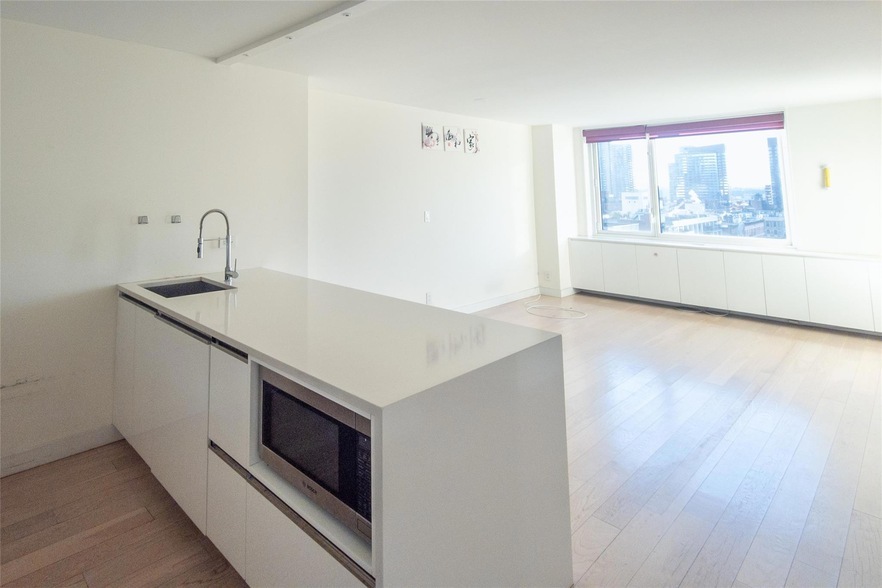 301 W 53rd St, Unit 10B in New York, NY - Building Photo