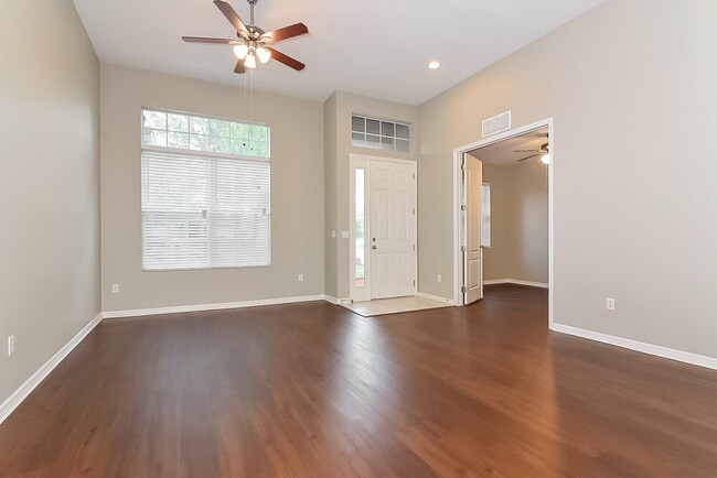 444 Arch Ridge Loop in Seffner, FL - Building Photo - Building Photo