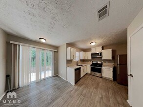 5531 Downs Way in Lithonia, GA - Building Photo - Building Photo