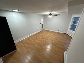 172 East St, Unit 1 in Wallingford, CT - Foto de edificio - Building Photo