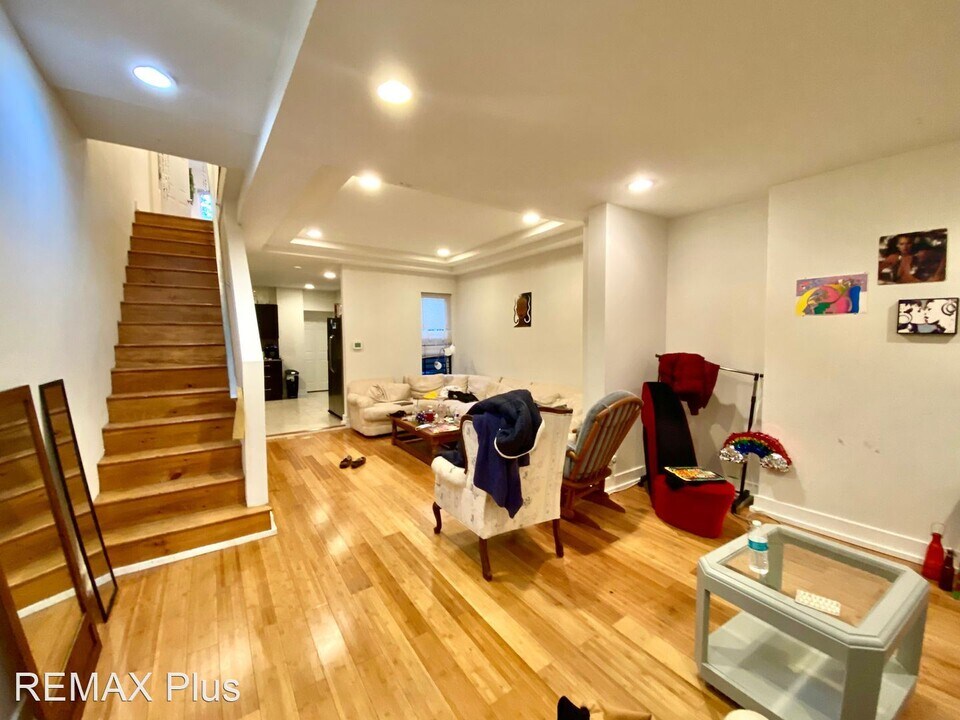 2026 N Gratz St Photo