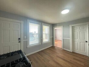 231 Laurel St in Manchester, NH - Building Photo - Building Photo