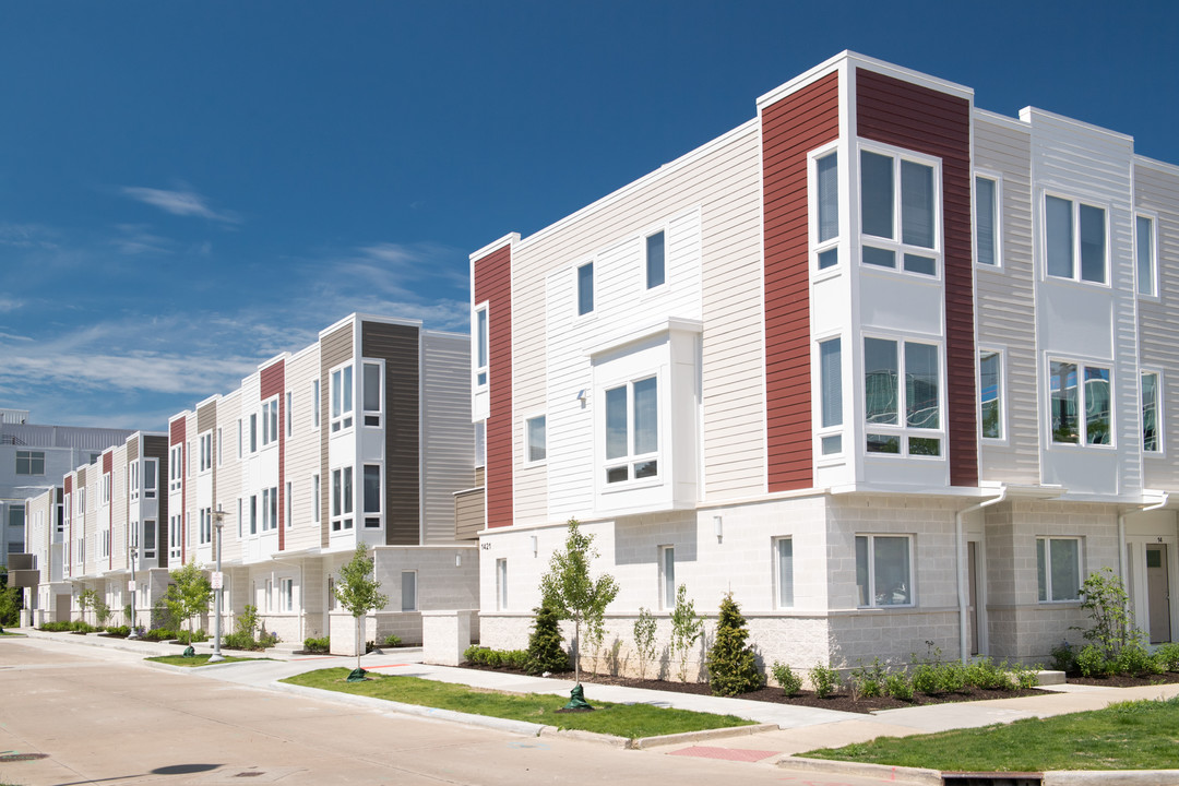 The Milton Townhomes in Cleveland, OH - Foto de edificio