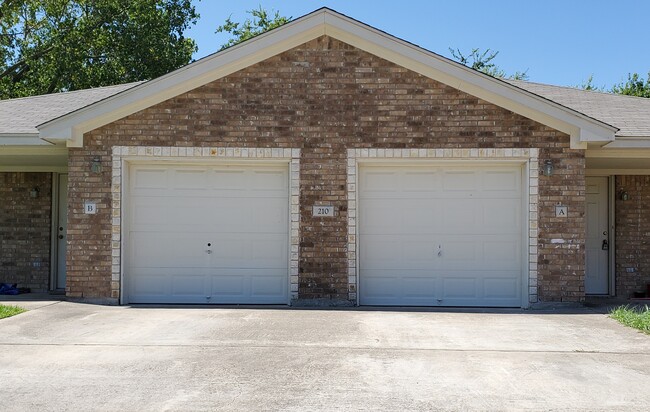 210 Dale Earnhardt Dr, Unit A in Harker Heights, TX - Building Photo - Building Photo