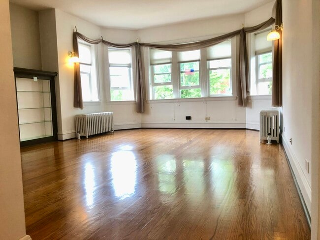 4952 N Menard Ave in Chicago, IL - Building Photo - Building Photo