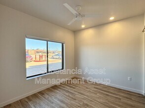 1653 Midtown Pl in Midwest City, OK - Foto de edificio - Building Photo