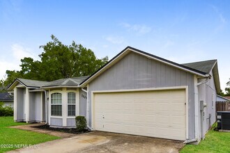 7609 Dover Cliff Dr S in Jacksonville, FL - Building Photo - Building Photo