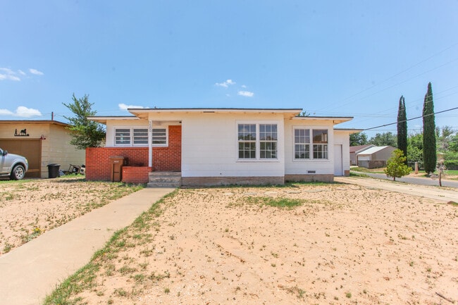 property at 1500 Tucson Rd