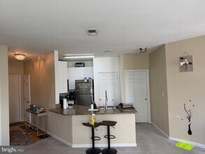 4200 Mozart Brigade Ln in Fairfax, VA - Foto de edificio - Building Photo