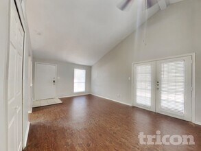 24022 4 Sixes Ln in Hockley, TX - Foto de edificio - Building Photo