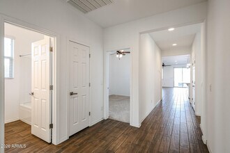 2306 E Branham Ln in Phoenix, AZ - Building Photo - Building Photo