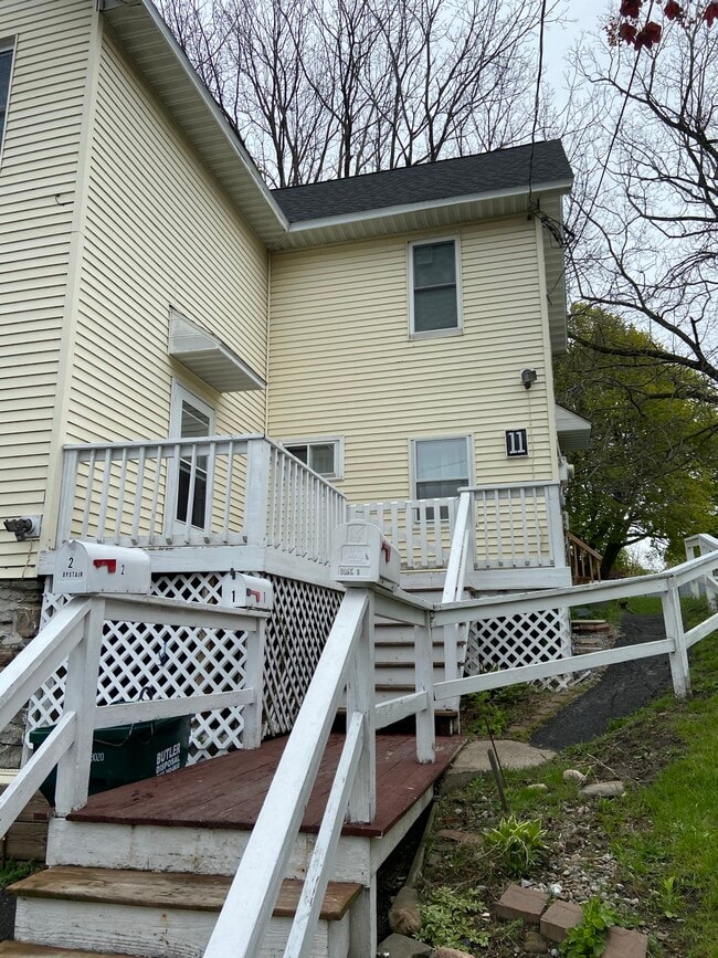 11 John St, Unit 11 John street back apt.3