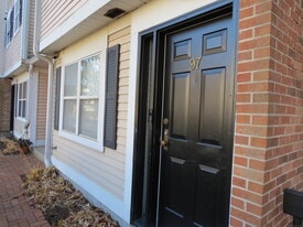 97 Highland Rd in Stamford, CT - Building Photo