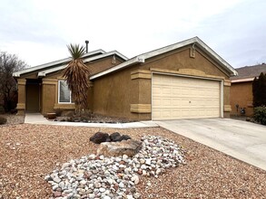 7451 Redpoll Rd NW in Albuquerque, NM - Building Photo - Building Photo