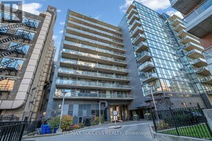 478 King St W in Toronto, ON - Building Photo