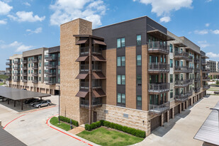 Sojourn at the Realm in The Colony, TX - Building Photo