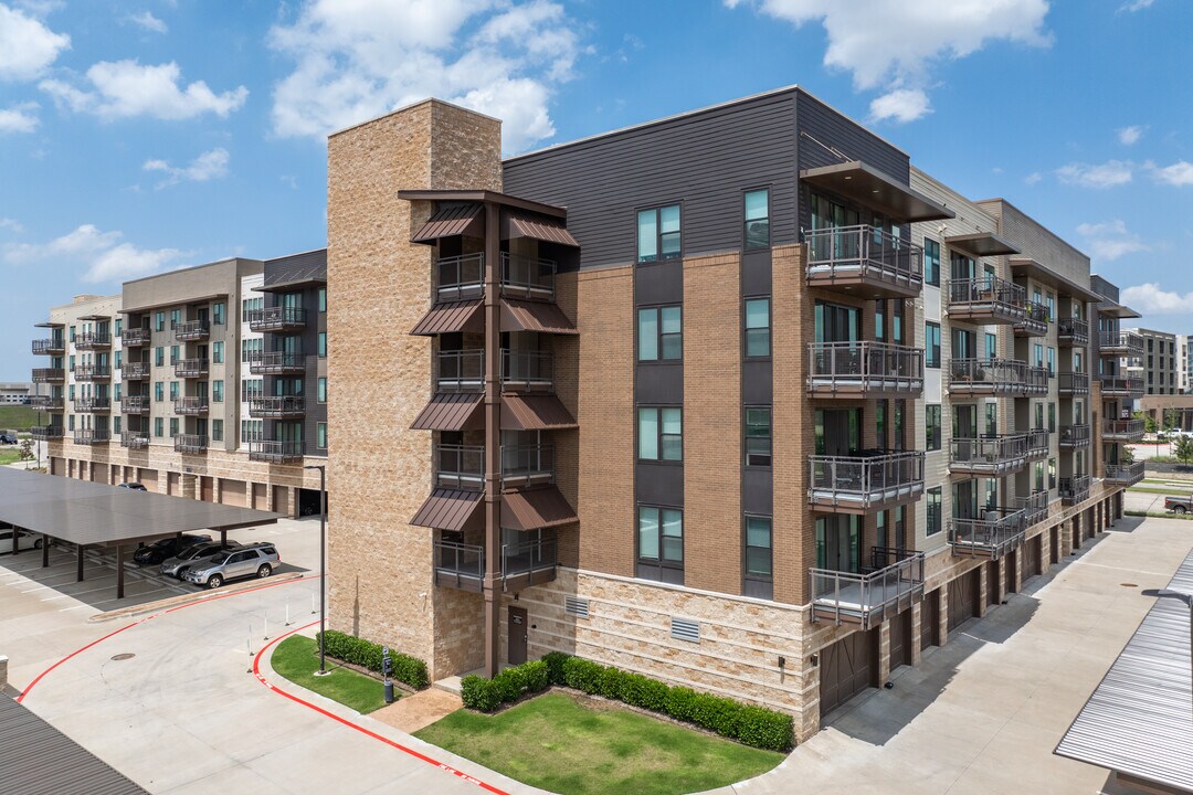 Sojourn at the Realm in The Colony, TX - Foto de edificio